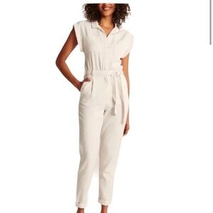 Abercrombie linen blend utility jumpsuit. White. Size XXS tall